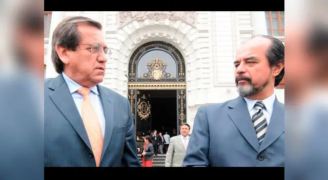 Congresistas Jorge Del Castillo y Mauricio Mulder se enfrentan por censura a Saavedra