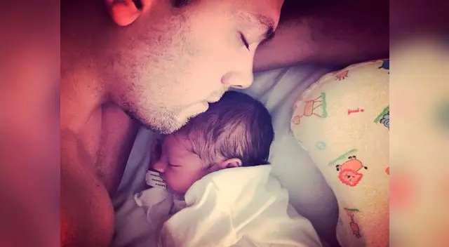 Un padre muy amoroso Un padre muy amoroso