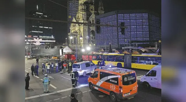 Avenida donde ocurrió todo es una de las más transitadas de dicha ciudad. Al fondo, camión causante de la masacre Avenida donde ocurrió todo es una de las más transitadas de dicha ciudad. Al fondo, camión causante de la masacre