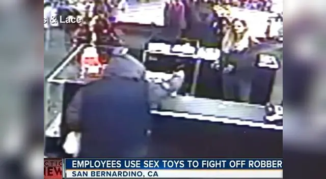 Trabajadoras se defendieron con los productos que vendían en el tienda comercial