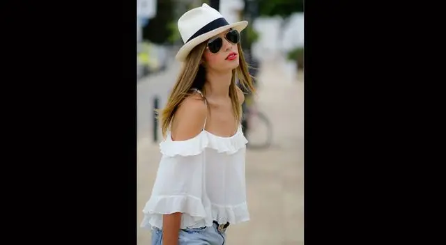 Esta blusa esta de moda y no puede faltar en tu armario