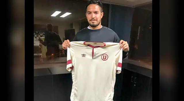 El Loco se luce con la camiseta crema El Loco se luce con la camiseta crema