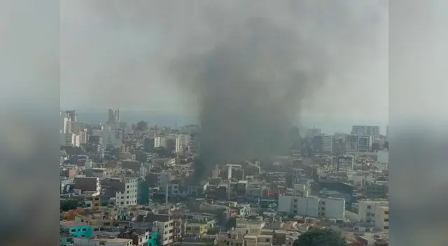 Incendio en local de repuestos de motocicletas