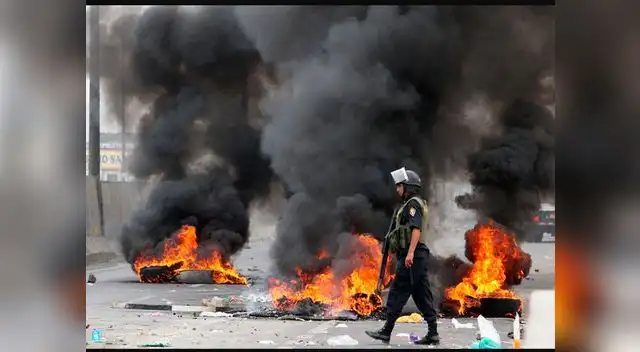 Queman nuevo peaje de Chillón por alza de peaje en la Panamericana Norte 