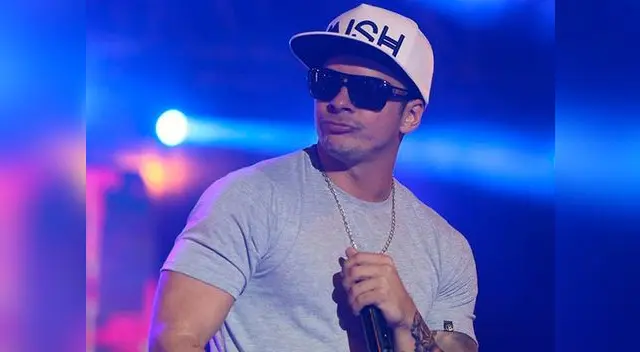 El también empresario celebra el éxito de su nueva canción