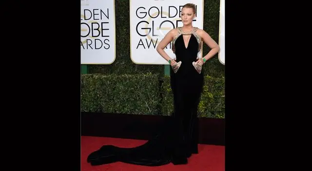 Blake Lively tambien viste gracias a Versace