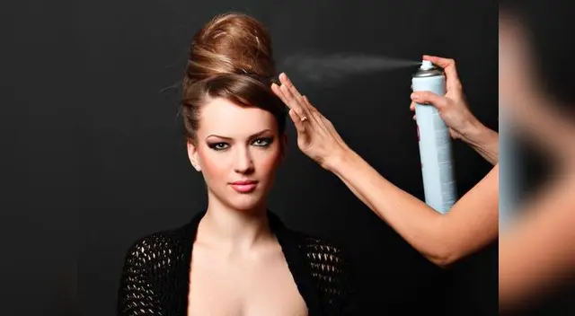 La laca aporta aportan volumen a todo tipo de cabellos y fija el peinado. La laca aporta aportan volumen a todo tipo de cabellos y fija el peinado.