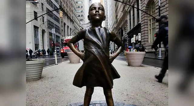 Estatua se ha convertido en la nueva atracción de Wall Street