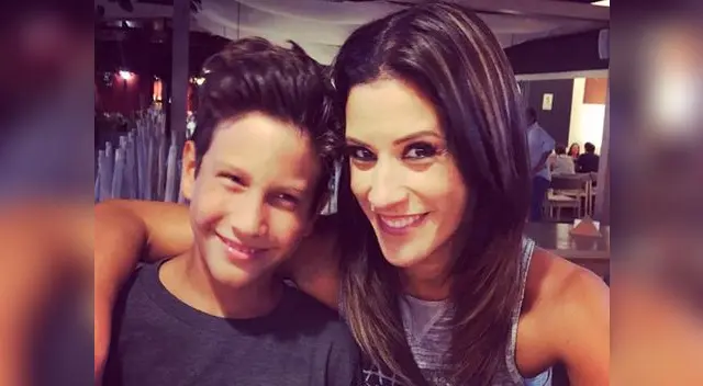 Se le cae la baba por su retoño Se le cae la baba por su retoño