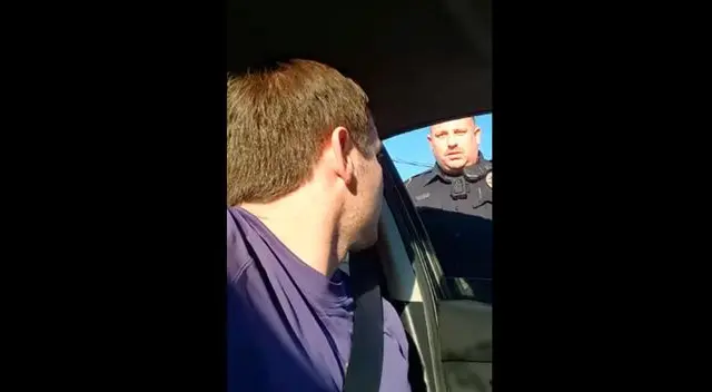 Conductor de Uber humilla a un policía de intentó arrestarlo