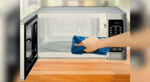 Limpia súper rápido tu microondas con estos consejos