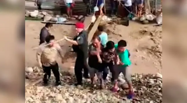 Dramático rescate de niños y pobladores en Carapongo