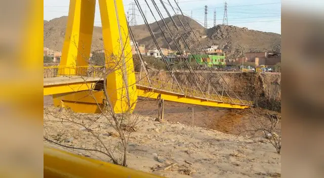 Puente Talavera colapsó por crecida del río Rímac