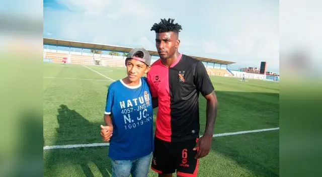 carlos Ascues se ha ganado el cariño de la hinchada. carlos Ascues se ha ganado el cariño de la hinchada.