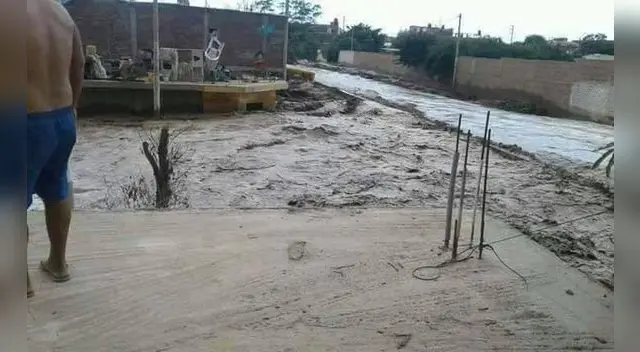 Nivel del agua cubrió casas enteras Nivel del agua cubrió casas enteras