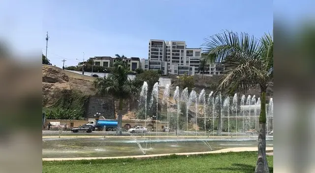 En Chorrillos desperdician el agua en piletas ornamentales