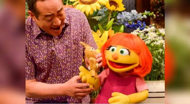 Una niña de caballera naranja y ojos verdes con su inseparable conejo conquistará a los niños Una niña de caballera naranja y ojos verdes con su inseparable conejo conquistará a los niños