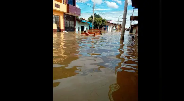 Piura amaneció este lunes bajo el agua. Piura amaneció este lunes bajo el agua.