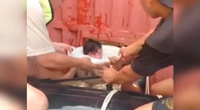 Bebé fue rescatado dentro de una tina en una casa inundada