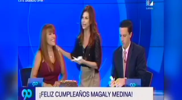 celebró su cumpleaños en el set del noticiero celebró su cumpleaños en el set del noticiero