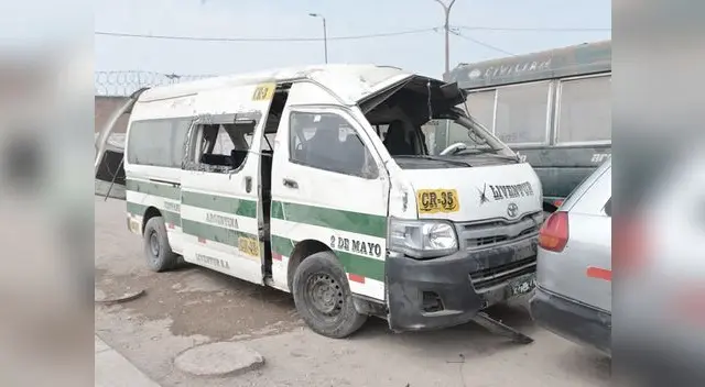Esta es la combi que se despistó en Ventanilla Esta es la combi que se despistó en Ventanilla