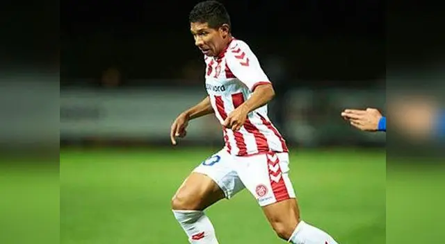 Flores no es titular en su equipo de Dinamarca y preferiría cambiar de camiseta