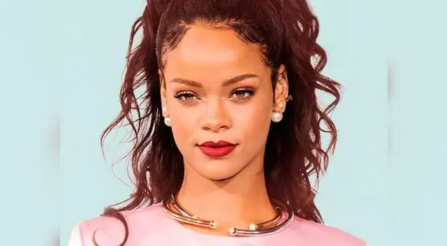 Rihanna dio que hablar con extraño look en festival de música Rihanna dio que hablar con extraño look en festival de música