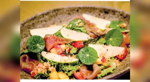 Ensalada con jamón de bonito Ensalada con jamón de bonito