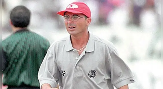 Su debut como entrenador en el Juan Aurich Su debut como entrenador en el Juan Aurich