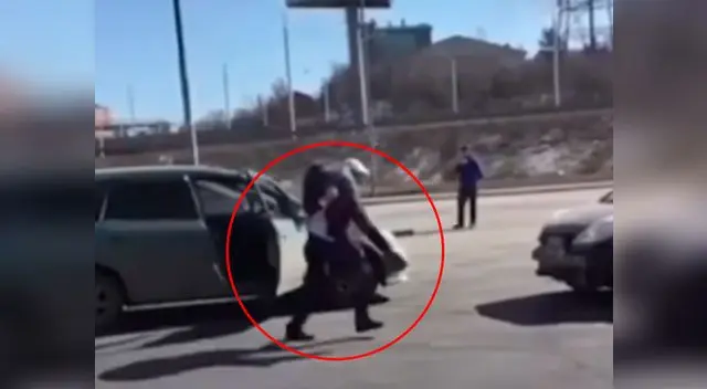 Hombre recibe la lección de su vida tras ofender a una atleta Hombre recibe la lección de su vida tras ofender a una atleta