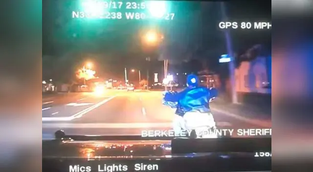 Motociclista es perseguido por la policía y todo termina mal Motociclista es perseguido por la policía y todo termina mal