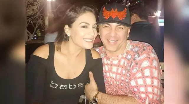 Evelyn Vela tiene cariño a cantante mexicano, le ilusiona la idea de iniciar algo serio a su lado Evelyn Vela tiene cariño a cantante mexicano, le ilusiona la idea de iniciar algo serio a su lado