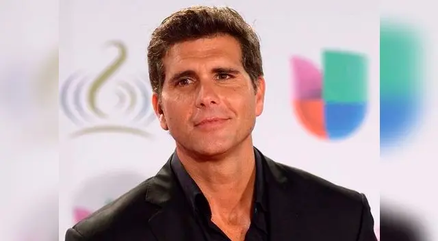 Actor feliz de iniciar nuevo romance con bella modelo. Actor feliz de iniciar nuevo romance con bella modelo.