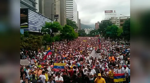 Así marchan los trabajadores contra Nicolás Maduro en Venezuela