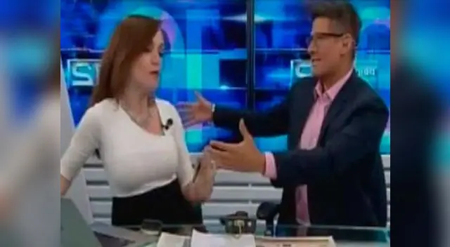 Melissa Peschiera mostró así su incomodidad ante el intento de abrazo de Erick Osores