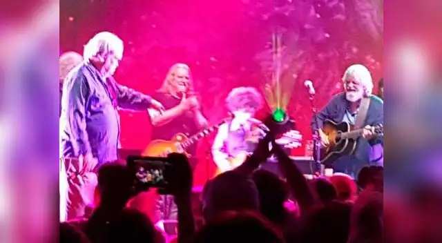 Bruce Hampton logró despedirse de uno de sus músicos antes de fallecer Bruce Hampton logró despedirse de uno de sus músicos antes de fallecer