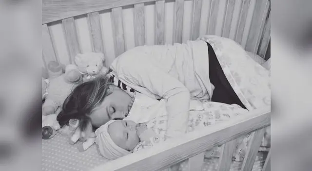 La increíble historia de la madre que abrazaba a su hija. La increíble historia de la madre que abrazaba a su hija.