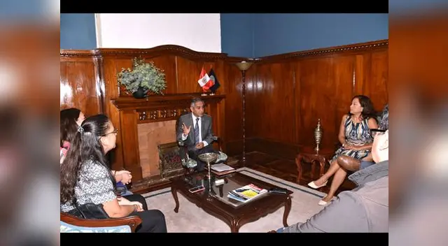 El presidente del Poder Judicial, Duberlí Rodríguez Tineo se reunió hoy con los familiares de Maria Elena Coronado atropellada por Eduardo Saettone El presidente del Poder Judicial, Duberlí Rodríguez Tineo se reunió hoy con los familiares de Maria Elena Coronado atropellada por Eduardo Saettone