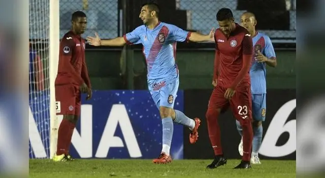 Arsenal humilló al Aurich y lo eliminó de la Copa Sudamericana