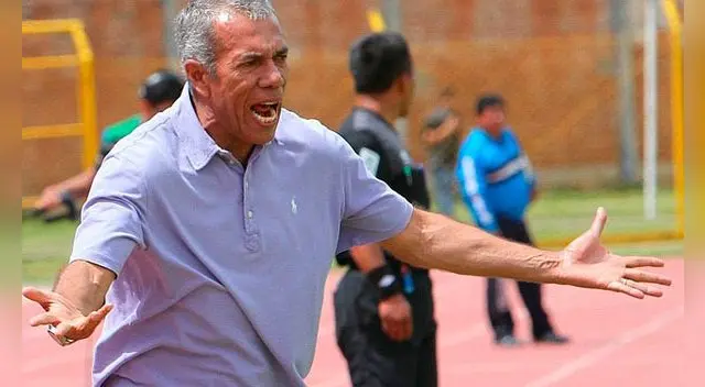Wilmar Valencia técnico del Juan Aurich tuvo durante el partido un exabrupto con su jugadores