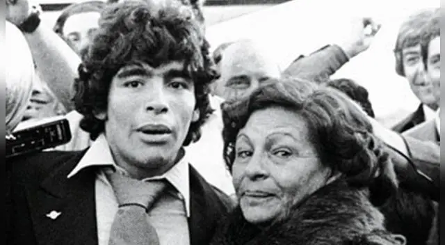Maradona le dedicó el tema 'Querida' amiga a su mamá Maradona le dedicó el tema 'Querida' amiga a su mamá