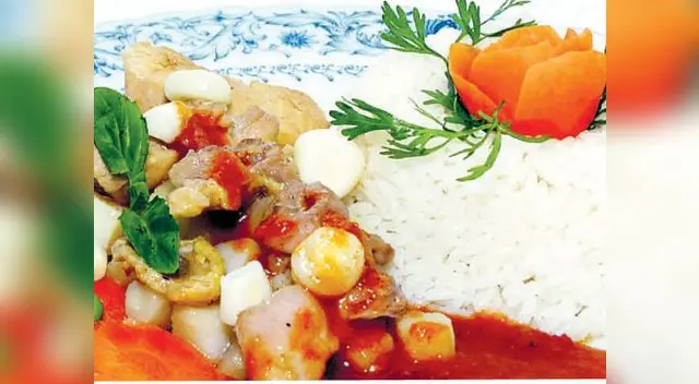 Pollo sabroso con verduras