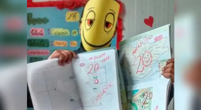 Profesor de historia se ha convertido en todo un personaje en las aulas y en Facebook