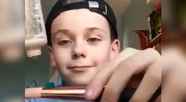 Niño graba tutorial de maquillaje para Facebook y la gente reacciona así Niño graba tutorial de maquillaje para Facebook y la gente reacciona así