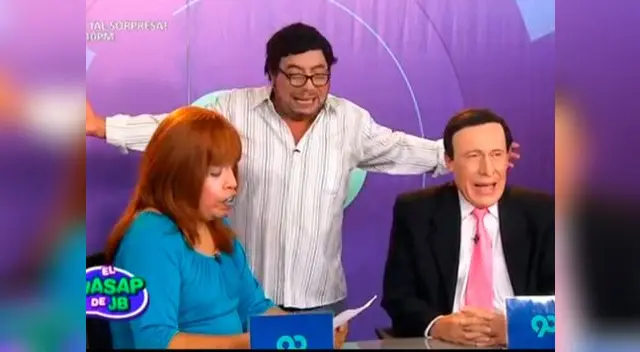 'Mascaly' y 'Yucael' hacen reír a la afición peruana con sus ocurrencias 'Mascaly' y 'Yucael' hacen reír a la afición peruana con sus ocurrencias