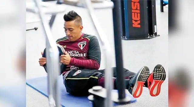 Cueva, al parecer, no tendría problemas en jugar los amistosos de la selección Cueva, al parecer, no tendría problemas en jugar los amistosos de la selección