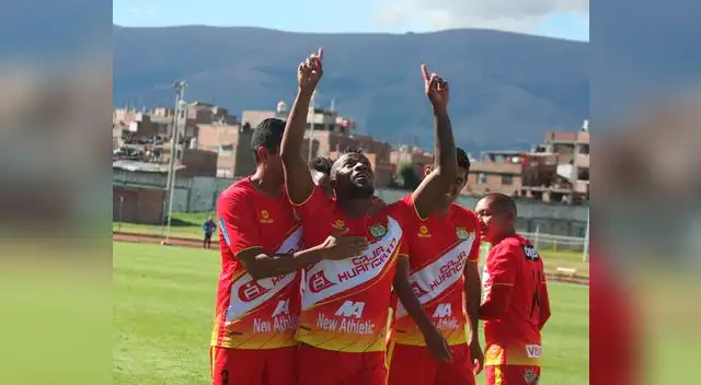 Celebración especial de Preciado tras marcar el segundo gol del Huancayo. FOTO: Manuel Tovar Celebración especial de Preciado tras marcar el segundo gol del Huancayo. FOTO: Manuel Tovar