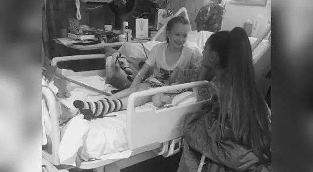 Ariana Grande visita a las víctimas del atentado de Manchester