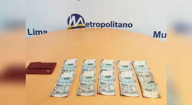 Conductor del bus reportó el hallazgo de la cartera Conductor del bus reportó el hallazgo de la cartera