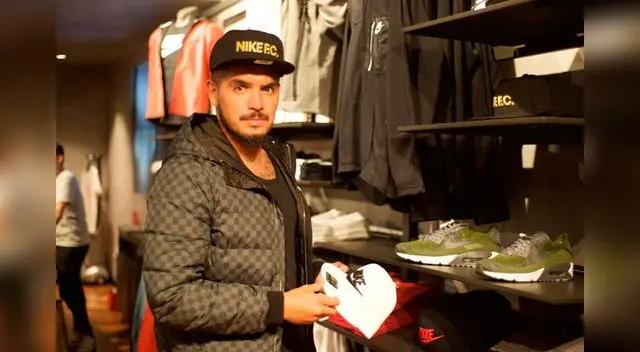 Juan Vargas estuvo en  Nike donde se  inauguró la tienda Kicks Lounge 